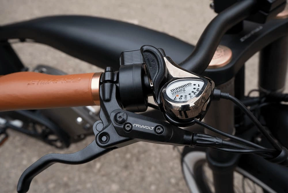 Fat Bike Electrique Beach Cruiser Velo 26 Pouces Rayvolt Clubman Noir 360Wh – Image 3